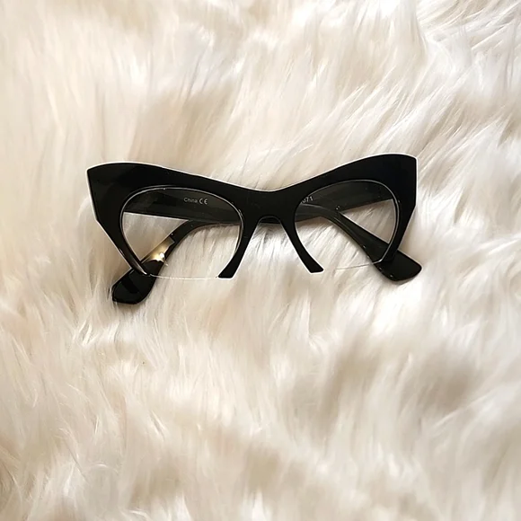 Bottomless Cateye Glasses - Picture 6 of 8